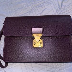 AUTHENTIC Louis Vuitton Sellier dragonne Wristlet
Shoulder Epi Burgundy Bag